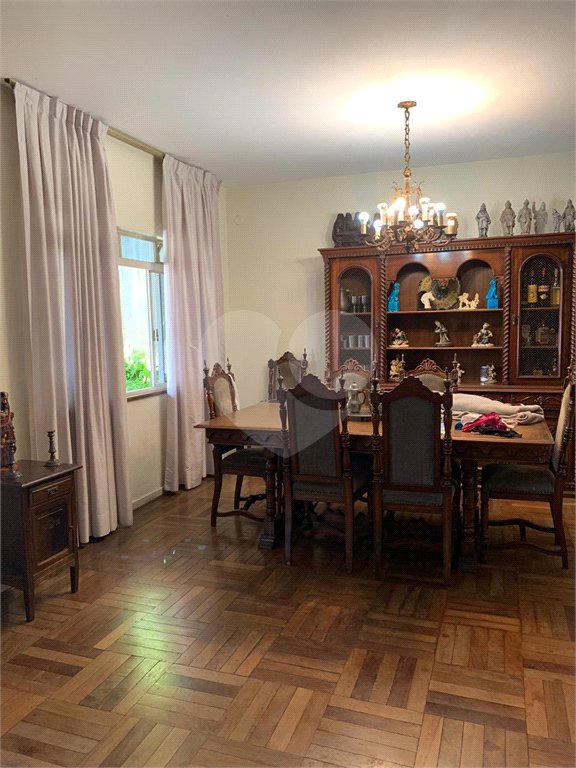 Casa à venda com 4 quartos, sendo 1 suíte, em Caxingui, São Paulo, SP