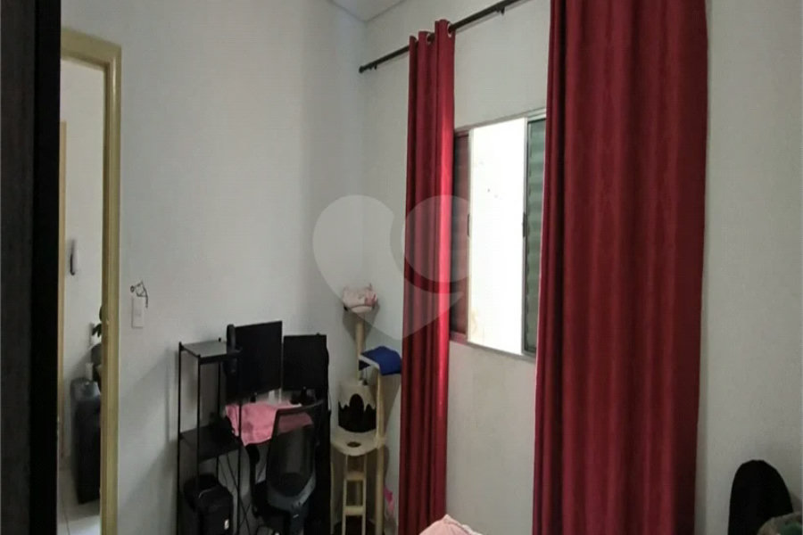Casa Térrea à venda com 5 quartos, sendo 1 suíte,  em Chora Menino, São Paulo, SP