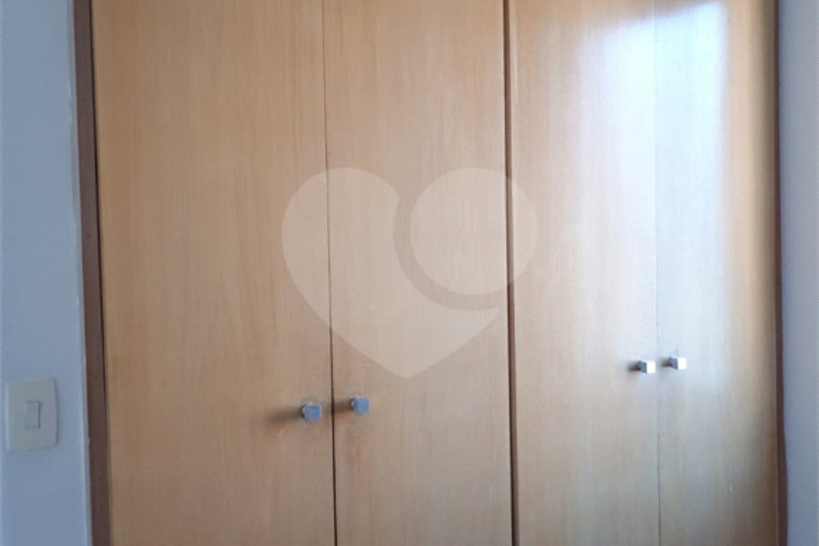 Apartamento à venda com 2 quartos em Parque Maria Domitila, São Paulo, SP