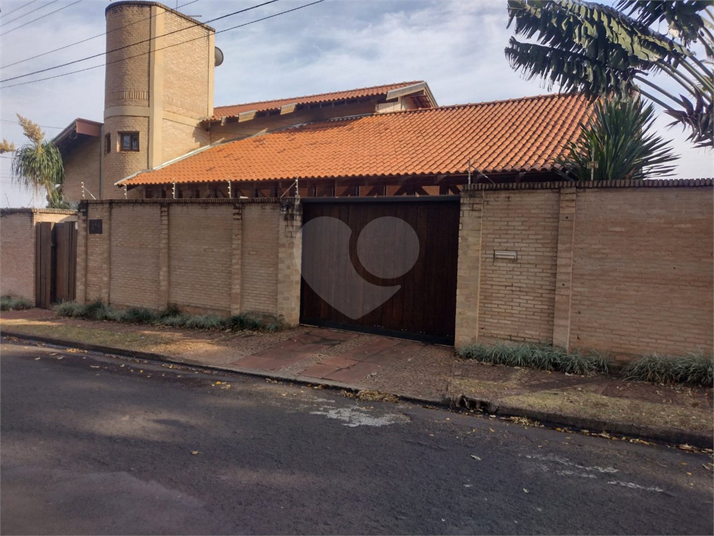 Sobrado à venda com 3 quartos, sendo 2 suítes, em Jardim Residencial Santa Mônica, Araraquara, SP
