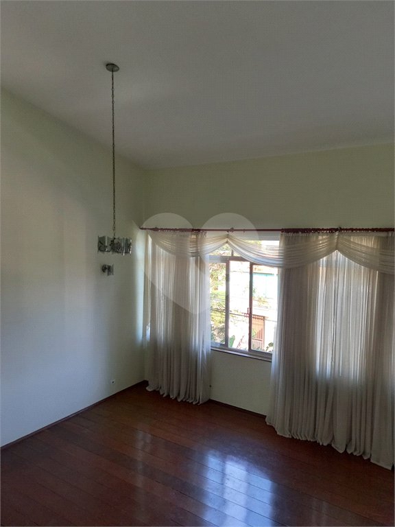 Sobrado à venda com 5 quartos, sendo 2 suítes,  em Tremembé, São Paulo, SP