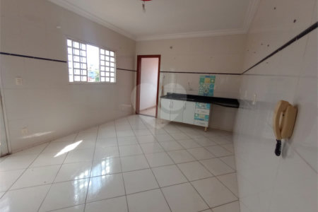 Casa à venda com 3 quartos, sendo 1 suíte, em Central Parque 4-l, Itapetininga, SP