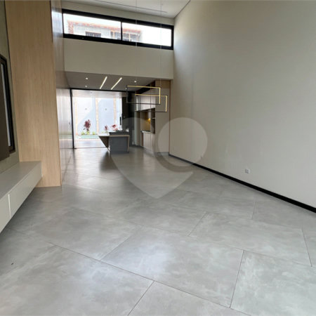 Casa à venda com 3 quartos, sendo 1 suíte, no condomínio Veneza, Mogi das Cruzes - SP