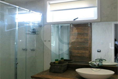 Casa em condomínio à venda com 4 quartos, sendo 3 suítes, em Jardim Vitória Régia, São Paulo, SP