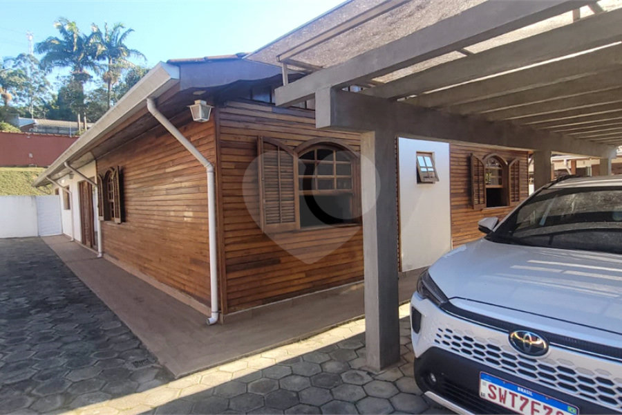 Casa à venda com 3 quartos, sendo 2 suítes,  em Mantiqueira, Mairiporã, SP