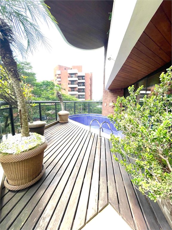Apartamento à venda ou para alugar com 4 quartos, sendo 3 suítes, em Jardim Vitória Régia, São Paulo, SP