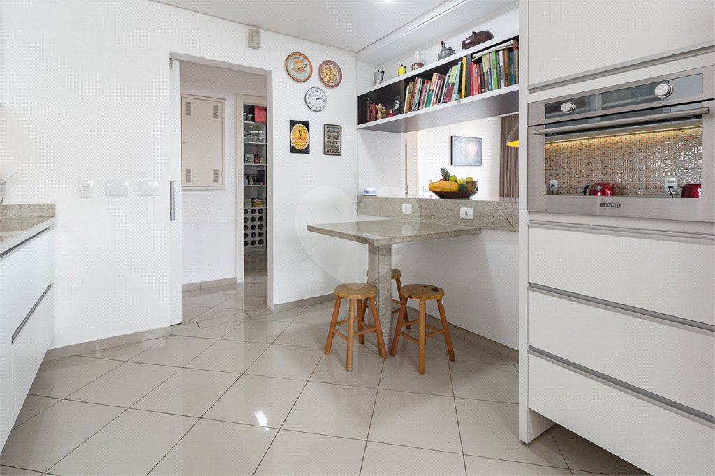 Apartamento à venda com 4 quartos, sendo 2 suítes,  em Jardim Parque Morumbi, São Paulo, SP