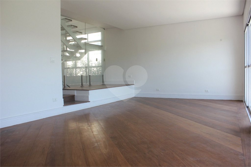 Casa à venda ou para alugar com 4 suítes em Alphaville, Santana de Parnaíba, SP