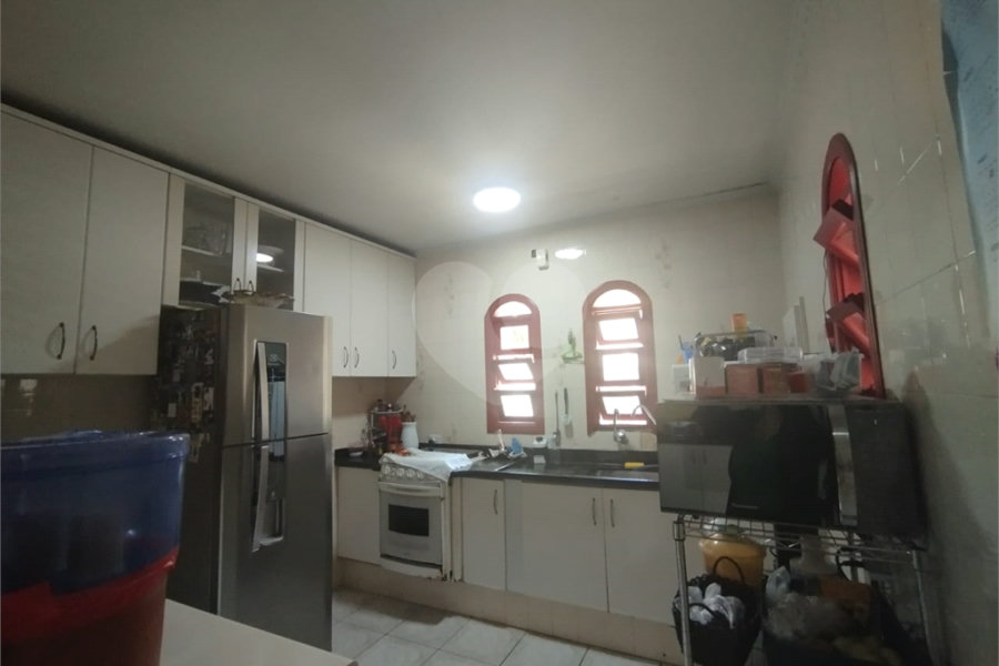 Sobrado à venda com 3 quartos em Vila Irmãos Arnoni, São Paulo, SP