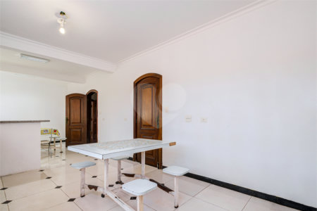 Casa à venda com 5 quartos, sendo 3 suítes, em Alto da Boa Vista, São Paulo, SP