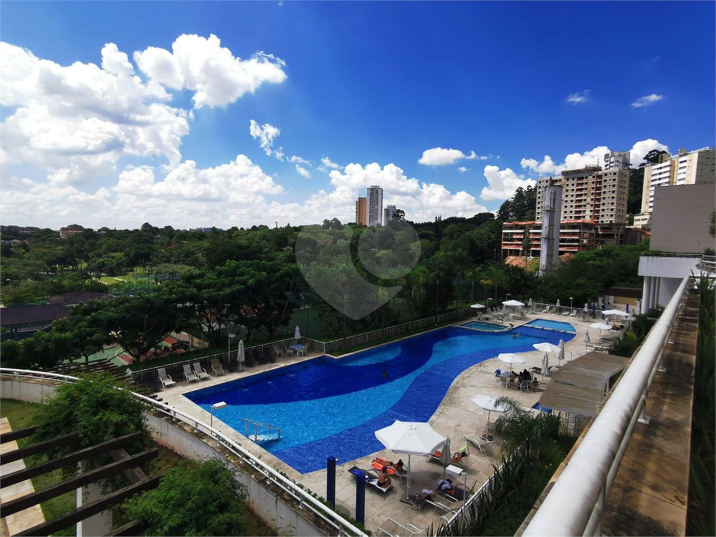 Apartamento à venda com 3 suítes em Jardim Monte Kemel, São Paulo, SP