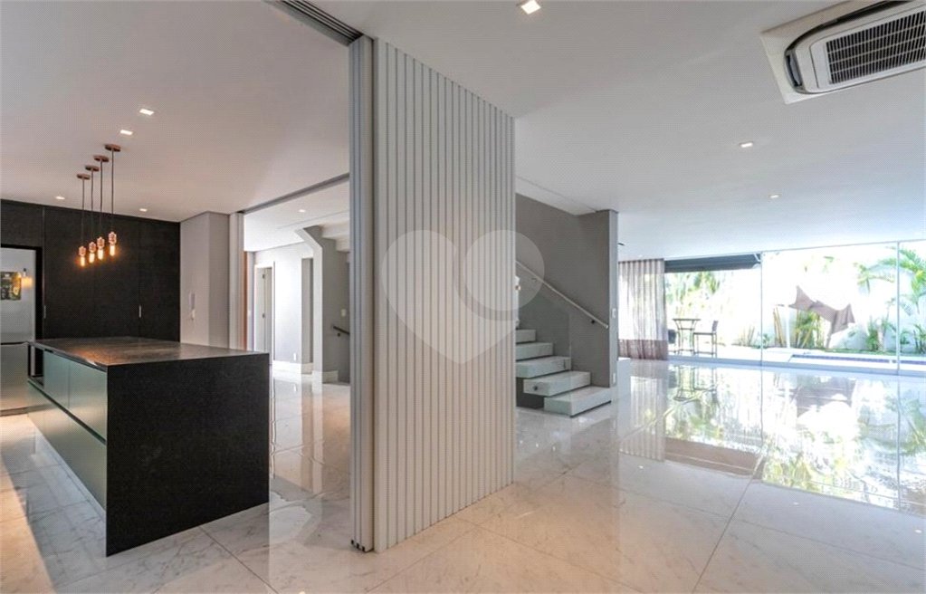 Casa à venda com 4 suítes no condomínio Hípica Garden, São Paulo - SP
