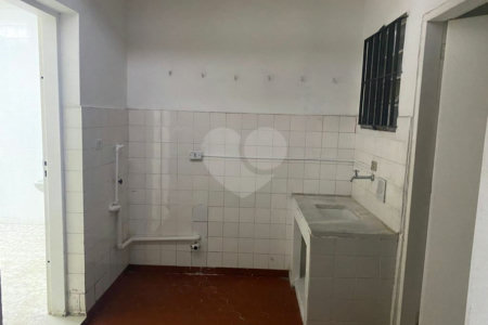 Sobrado à venda com 5 quartos, sendo 1 suíte, em Nova Piraju, São Paulo, SP