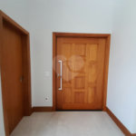 Belíssima Casa à Venda no Condomínio Damha IV