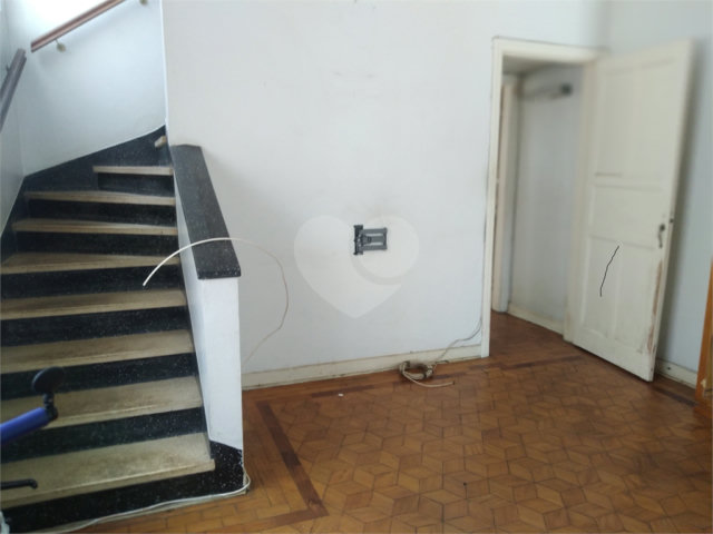 Sobrado à venda com 6 quartos em Santana, São Paulo, SP