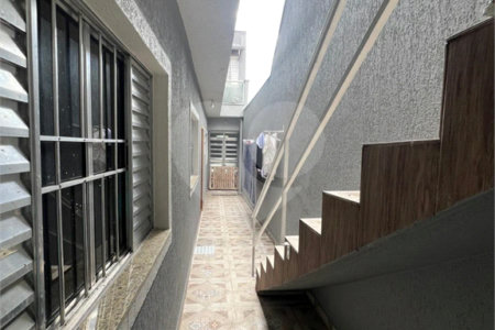 Sobrado à venda com 4 quartos, sendo 2 suítes,  em Jardim Marisa, São Paulo, SP