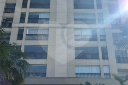Apartamento à venda com 3 quartos, sendo 2 suítes,  em Paraíso do Morumbi, São Paulo, SP