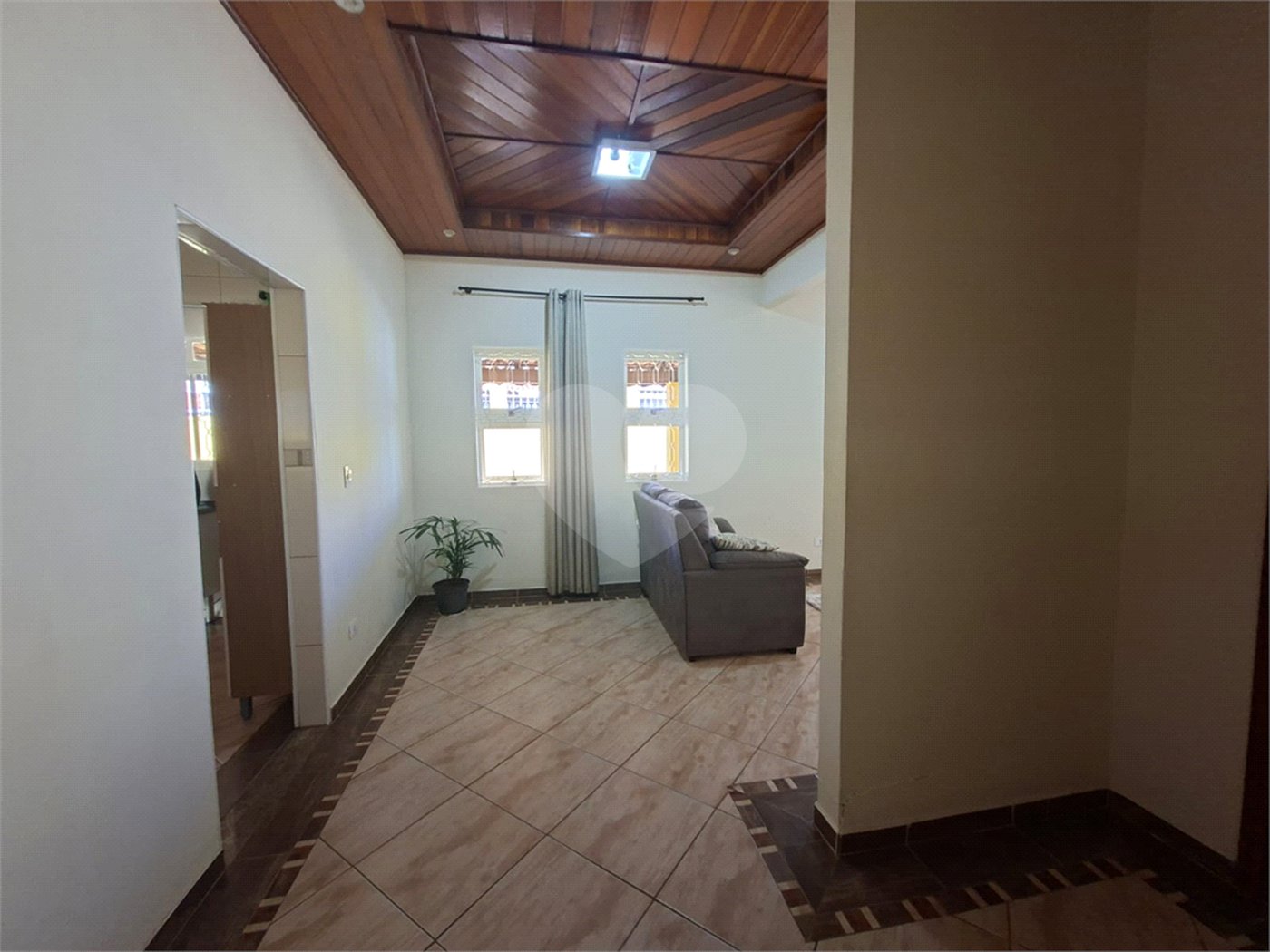 Casa à venda com 3 quartos, sendo 1 suíte,  em Tatetú, Alambari, SP