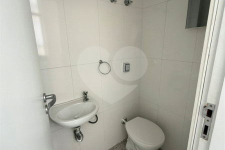 Apartamento à venda com 3 quartos, sendo 1 suíte, em Santa Cecília, São Paulo, SP