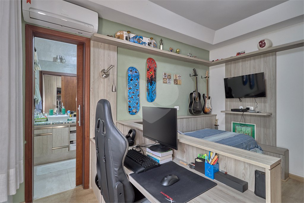 Casa Térrea à venda com 3 suítes em Granja Julieta, São Paulo, SP