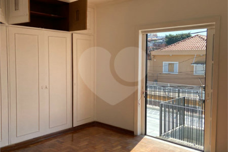 Sobrado à venda com 3 quartos, sendo 1 suíte,  em Jardim Itacolomi, São Paulo, SP