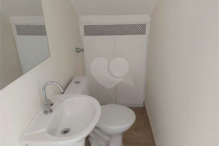 Sobrado à venda com 4 quartos em Parada Inglesa, São Paulo, SP