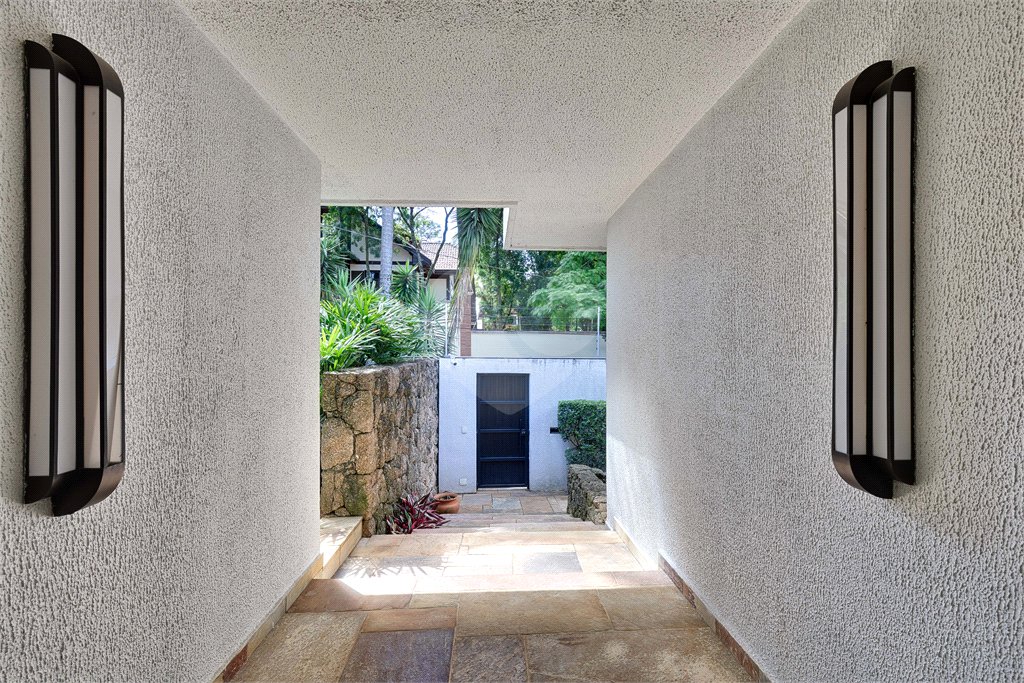 Casa à venda com 4 suítes em Jardim Cordeiro, São Paulo, SP
