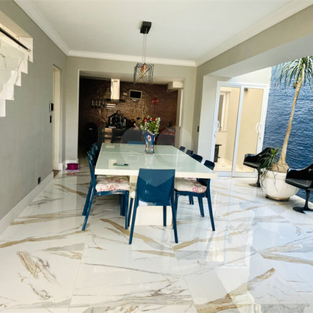 Casa à venda com 3 suítes em Jardim Londrina, São Paulo, SP