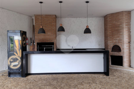 Casa à venda com 4 quartos, sendo 3 suítes,  no condomínio Vila das Flores, São Paulo - SP