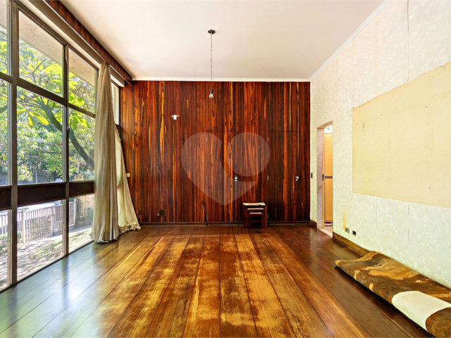 Casa Térrea à venda ou para alugar com 4 suítes em Alto da Boa Vista, São Paulo, SP
