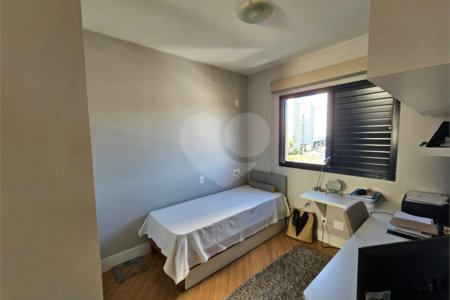 Apartamento à venda com 2 quartos, sendo 1 suíte,  em Chácara Santo Antônio, São Paulo, SP