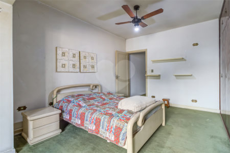 Casa à venda com 3 quartos, sendo 1 suíte, em Vila Clementino, São Paulo, SP
