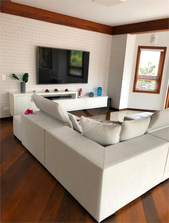 Casa à venda com 3 suítes no condomínio Vila Austríaca, Campos do Jordão - SP