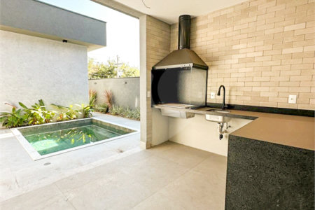 Casa à venda com 3 suítes no condomínio Residencial Mont'alcino, Valinhos - SP
