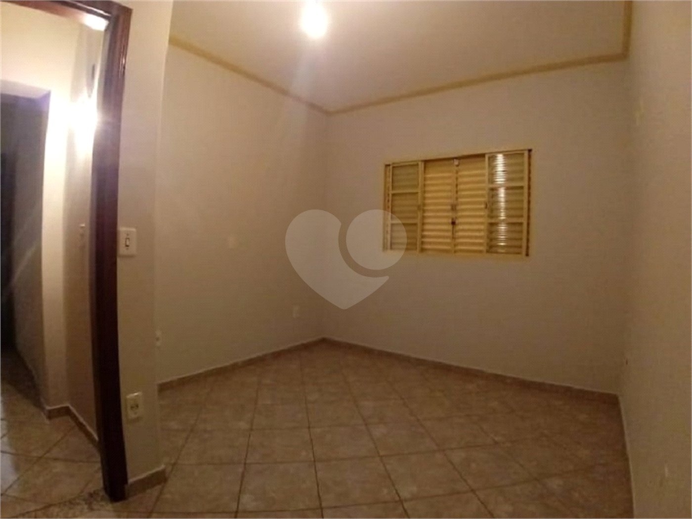 Sobrado à venda com 4 quartos, em Residencial Itamarati