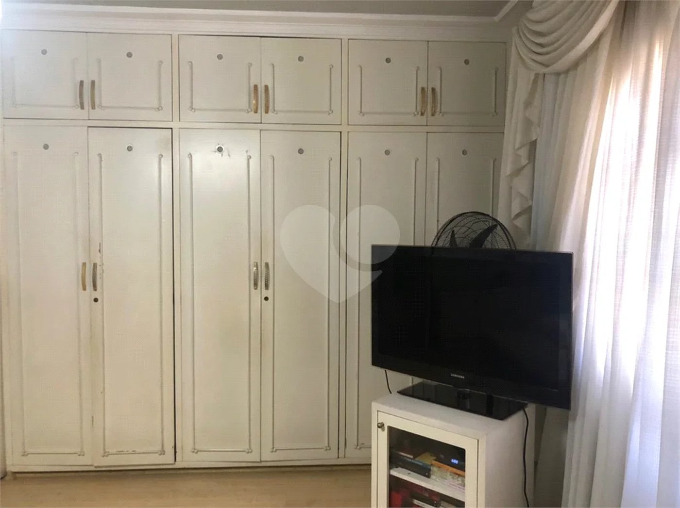 Sobrado com 363m² à venda no Alto da Moóca - 3 suítes e 6 vagas.