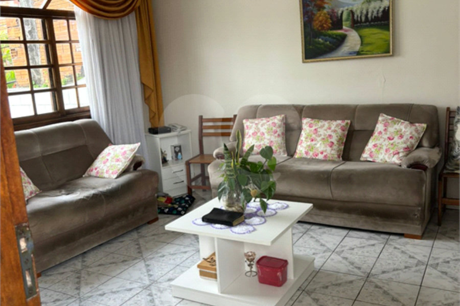 Sobrado à venda com 4 quartos em Tremembé, São Paulo, SP
