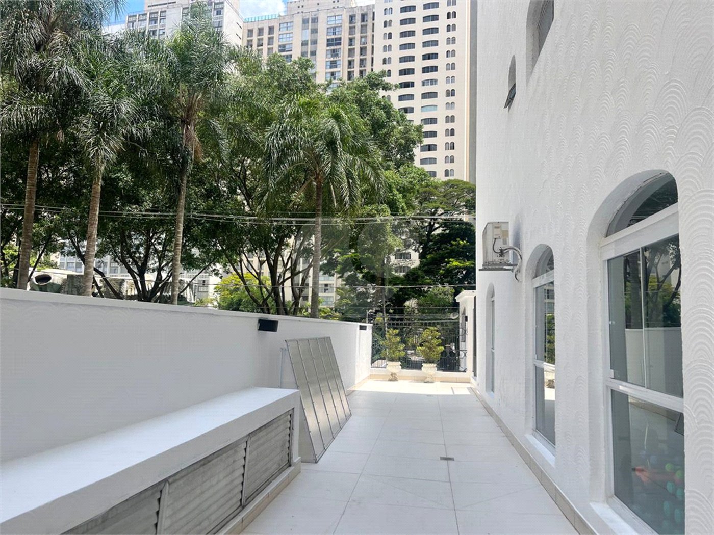 Apartamento à venda com 3 quartos, sendo 2 suítes,  em Bela Vista, São Paulo, SP