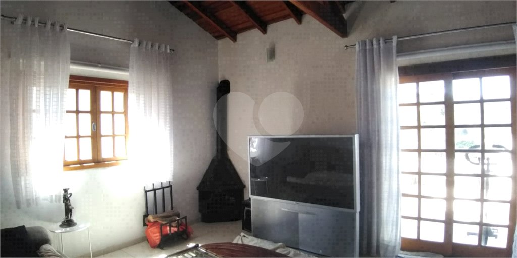 Casa à venda com 4 quartos, sendo 2 suítes, em Barreiro, Mairiporã, SP