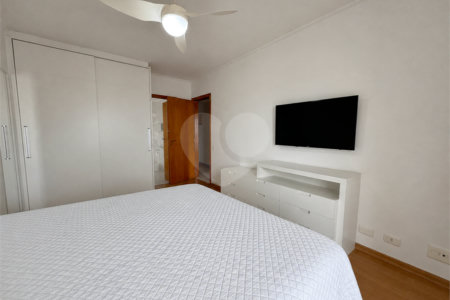 Apartamento à venda com 4 quartos, sendo 1 suíte, em Moema, São Paulo, SP