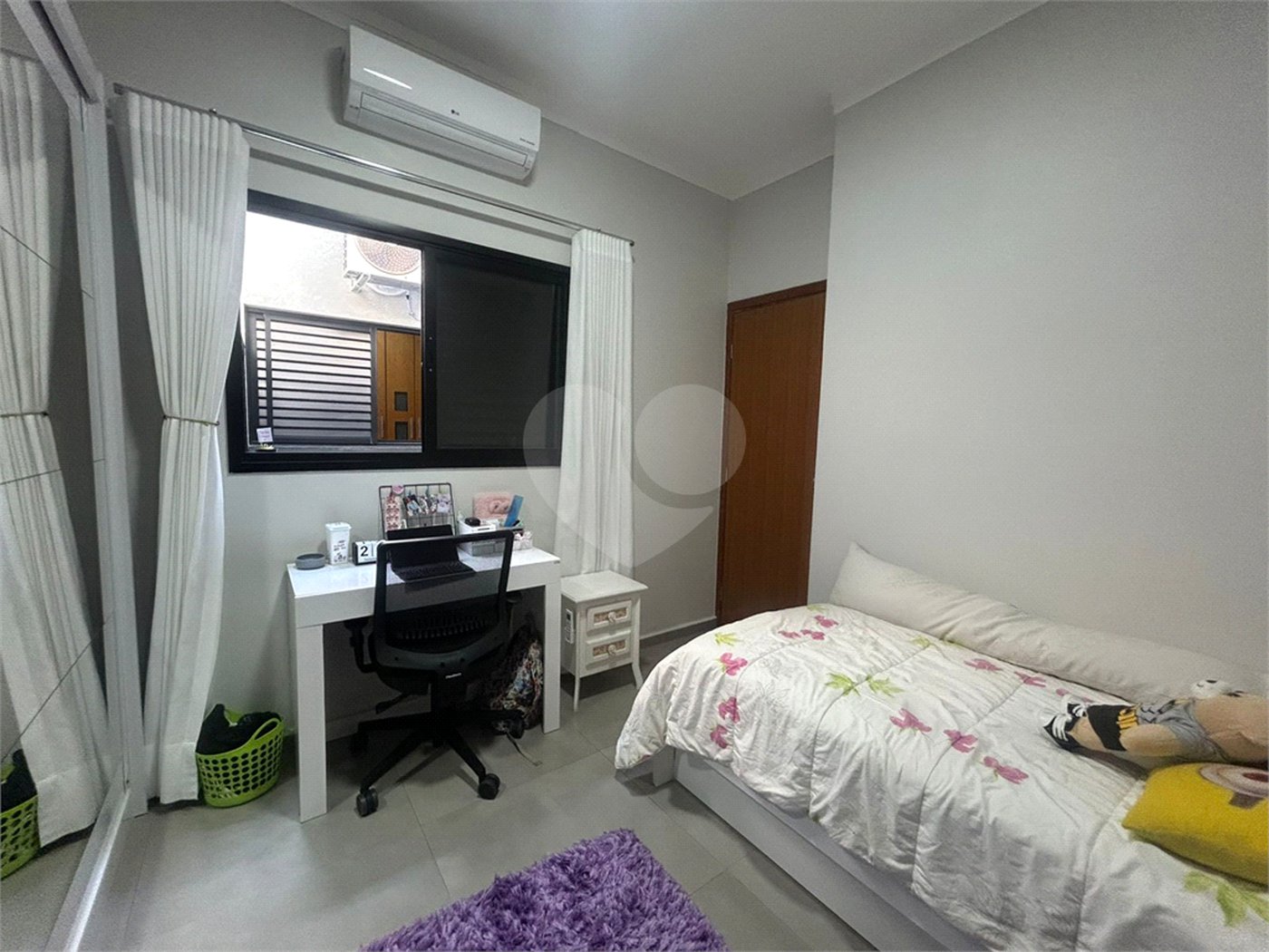 Casa à venda com 3 quartos, sendo 1 suíte, no condomínio Terras de São Francisco, Sorocaba - SP