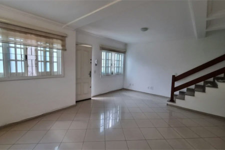 Casa à venda com 3 quartos, sendo 1 suíte, no condomínio Residencial Villagio, São Paulo - SP
