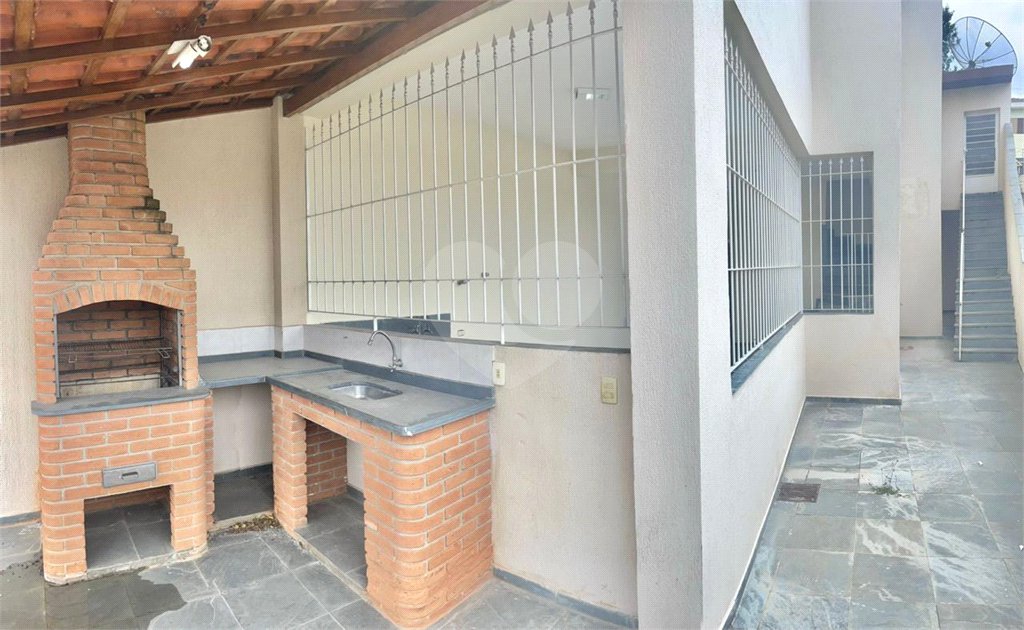 Sobrado à venda com 4 quartos, sendo 1 suíte, em Parque São Domingos, São Paulo, SP