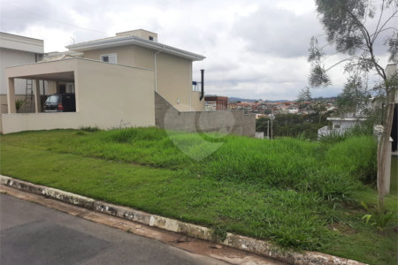 Terreno à venda no condomínio Bosque dos Cambarás, Valinhos - SP
