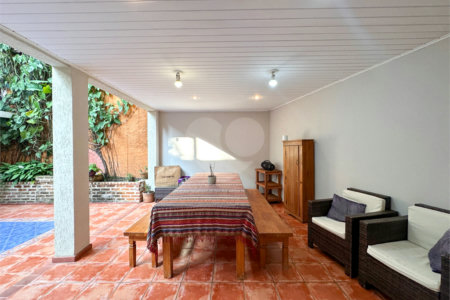 Casa à venda com 3 quartos, sendo 1 suíte,  no condomínio Barão do Triunfo, São Paulo - SP
