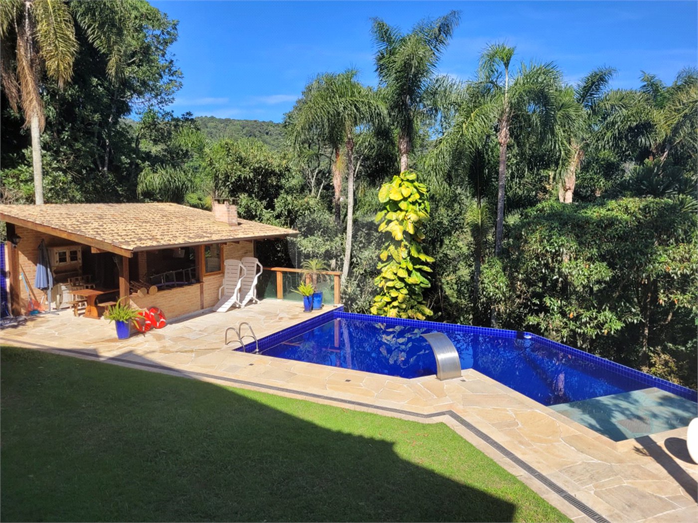 Casa à venda com 3 quartos, sendo 1 suíte,  no condomínio Residencial Bosque da Serra, Mairiporã - SP