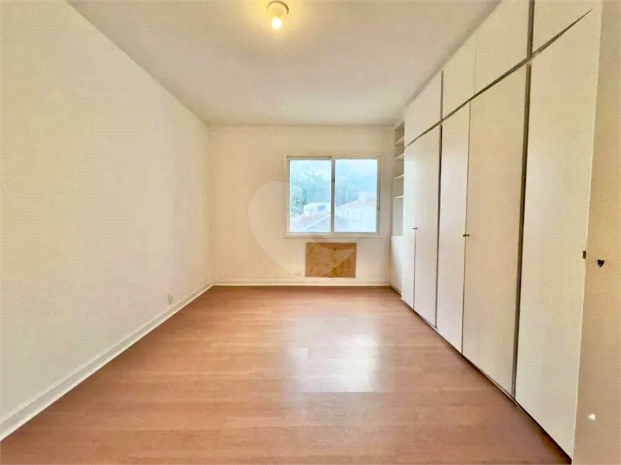 Apartamento à venda com 3 quartos, sendo 1 suíte,  em Leblon, Rio de Janeiro, RJ