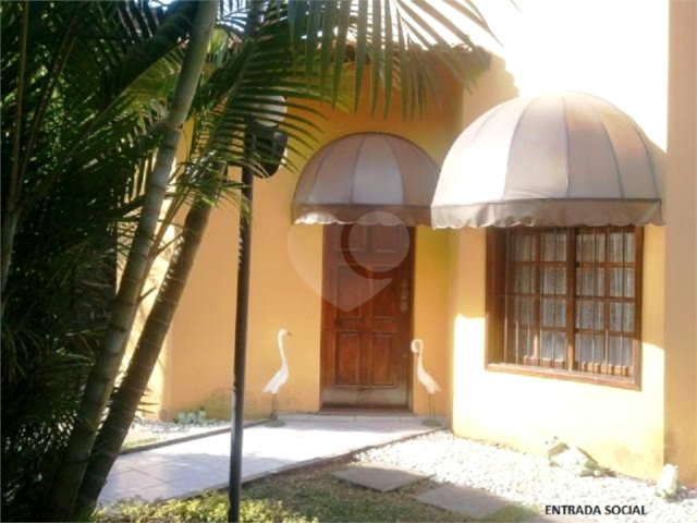 Sobrado à venda com 4 quartos, sendo 2 suítes,  em Horto, São Paulo, SP
