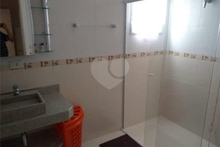 Casa à venda com 5 quartos, sendo 4 suítes,  no condomínio Parque Shambala, Atibaia - SP