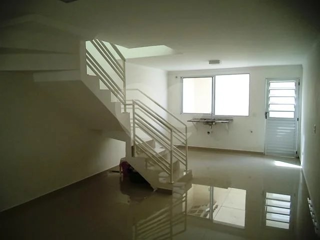 Casa à venda com 2 suítes no condomínio Villagio da Serra, São Paulo - SP